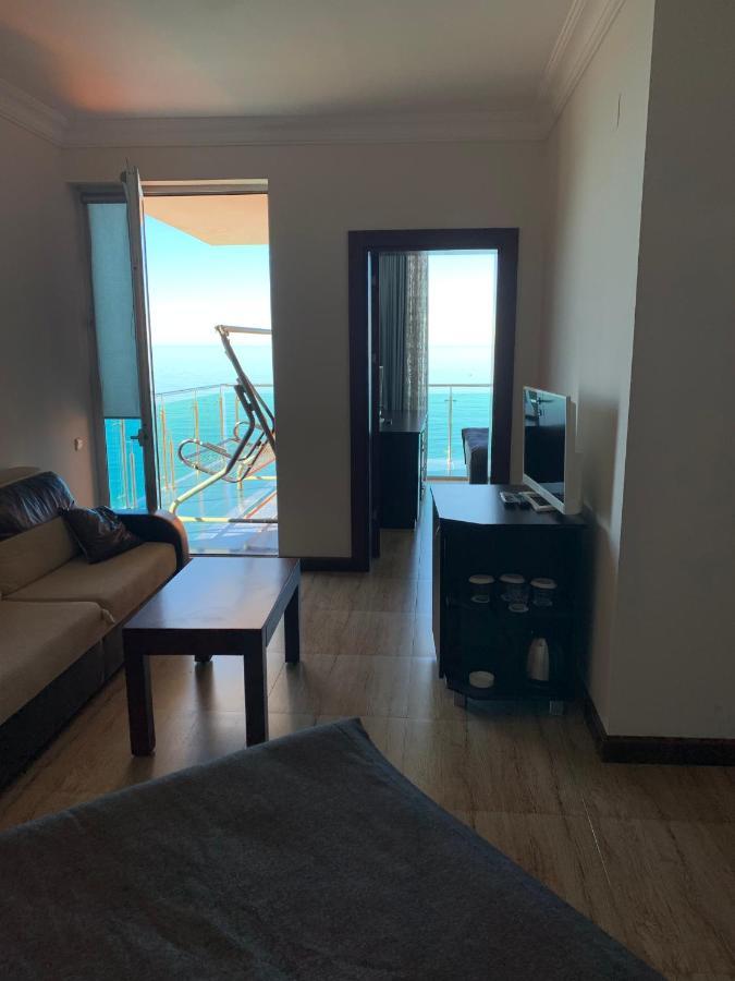 Hotel Neptun קבריאטי מראה חיצוני תמונה